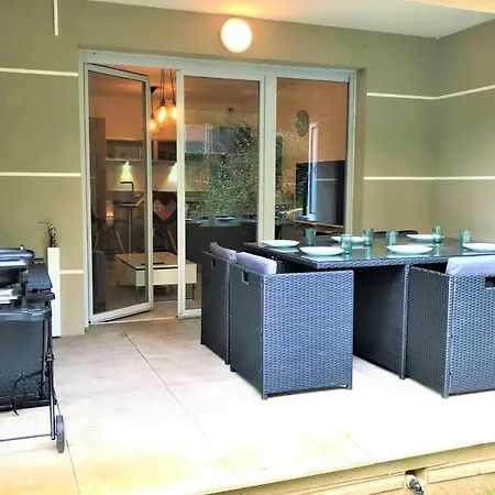 Centre Les Pins 1 Bedroom With Ac, Swimming Pool And Parking