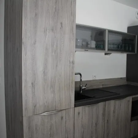 Centre Les Pins 1 Bedroom With Ac, Swimming Pool And Parking Juan-les-Pins