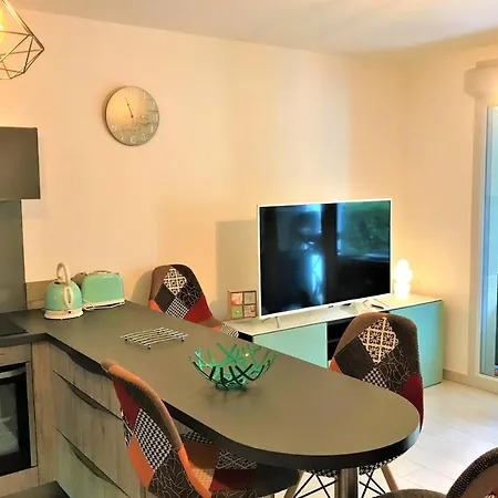Lejlighed Centre Les Pins 1 Bedroom With Ac, Swimming Pool And Parking *