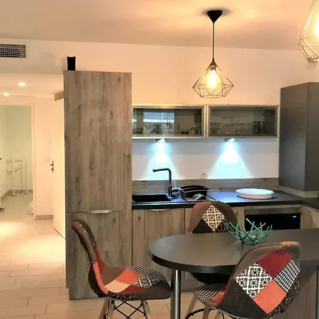 Centre Les Pins 1 Bedroom With Ac, Swimming Pool And Parking Juan-les-Pins