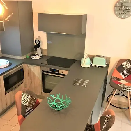 Centre Les Pins 1 Bedroom With Ac, Swimming Pool And Parking Жюан-ле-Пен