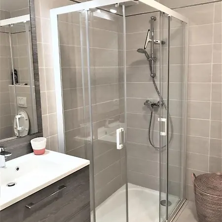 Apartmán Centre Les Pins 1 Bedroom With Ac, Swimming Pool And Parking Juan-les-Pins