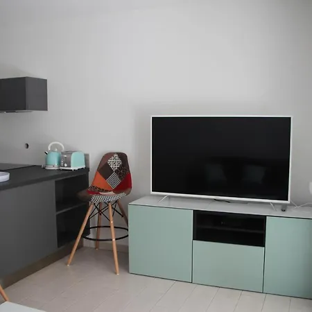 Lejlighed Centre Les Pins 1 Bedroom With Ac, Swimming Pool And Parking