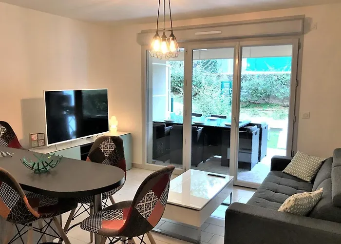Centre Les Pins 1 Bedroom With Ac, Swimming Pool And Parking Apartment *