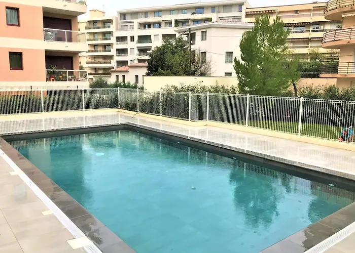 Appartamento Centre Les Pins 1 Bedroom With Ac, Swimming Pool And Parking *