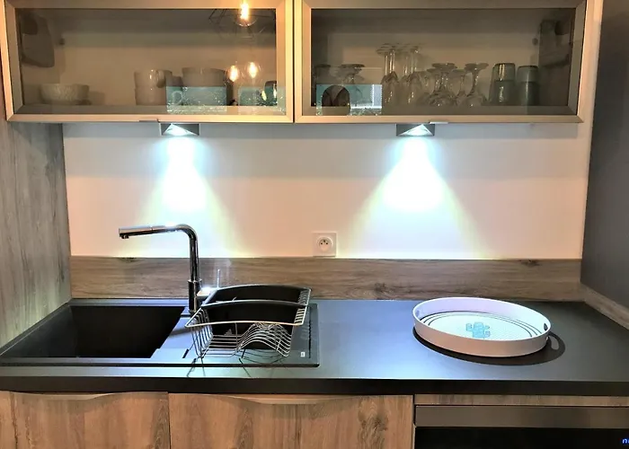 Centre Les Pins 1 Bedroom With Ac, Swimming Pool And Parking Appartamento