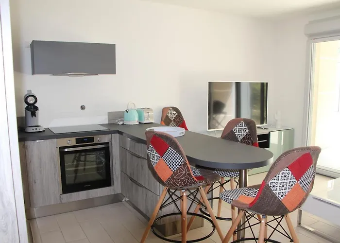 Appartamento Centre Les Pins 1 Bedroom With Ac, Swimming Pool And Parking Juan-les-Pins