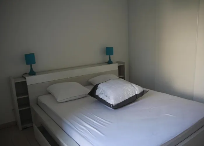 Centre Les Pins 1 Bedroom With Ac, Swimming Pool And Parking *