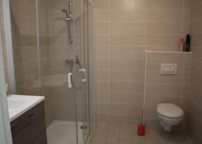 Centre Les Pins 1 Bedroom With Ac, Swimming Pool And Parking * Juan-les-Pins